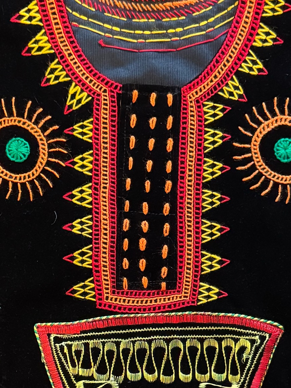 Authentic Traditional Toghu Atoghu Cameroon Bamenda Vest Velvet Hand Embroidered - Picture 10 of 11